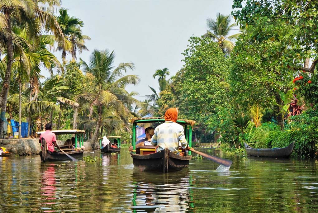 Canoe Boats
